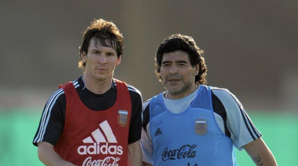 'Sigo pensando lo mismo de Messi': Maradona - lionel-messi-diego-maradona-1024x573
