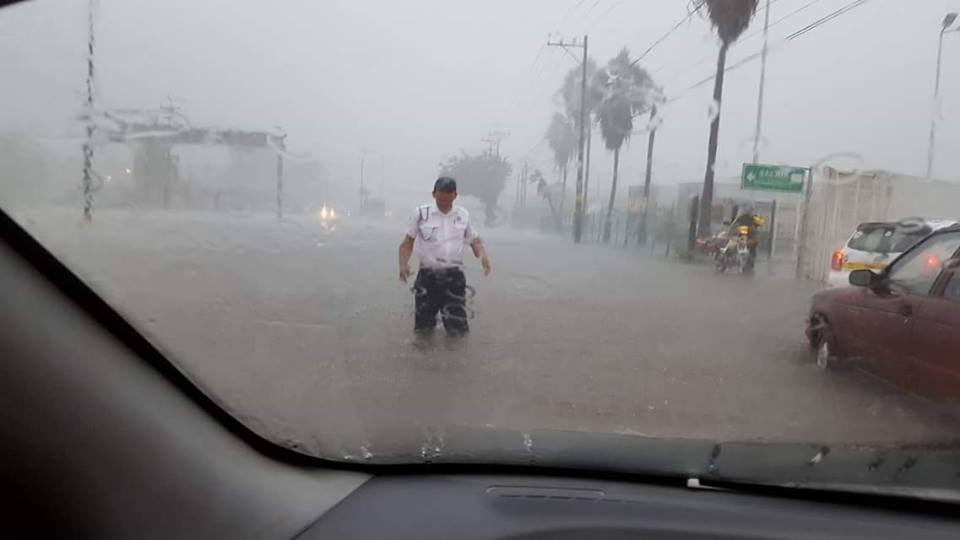 Video: Tamaulipas bajo el agua por fuertes lluvias - tampico