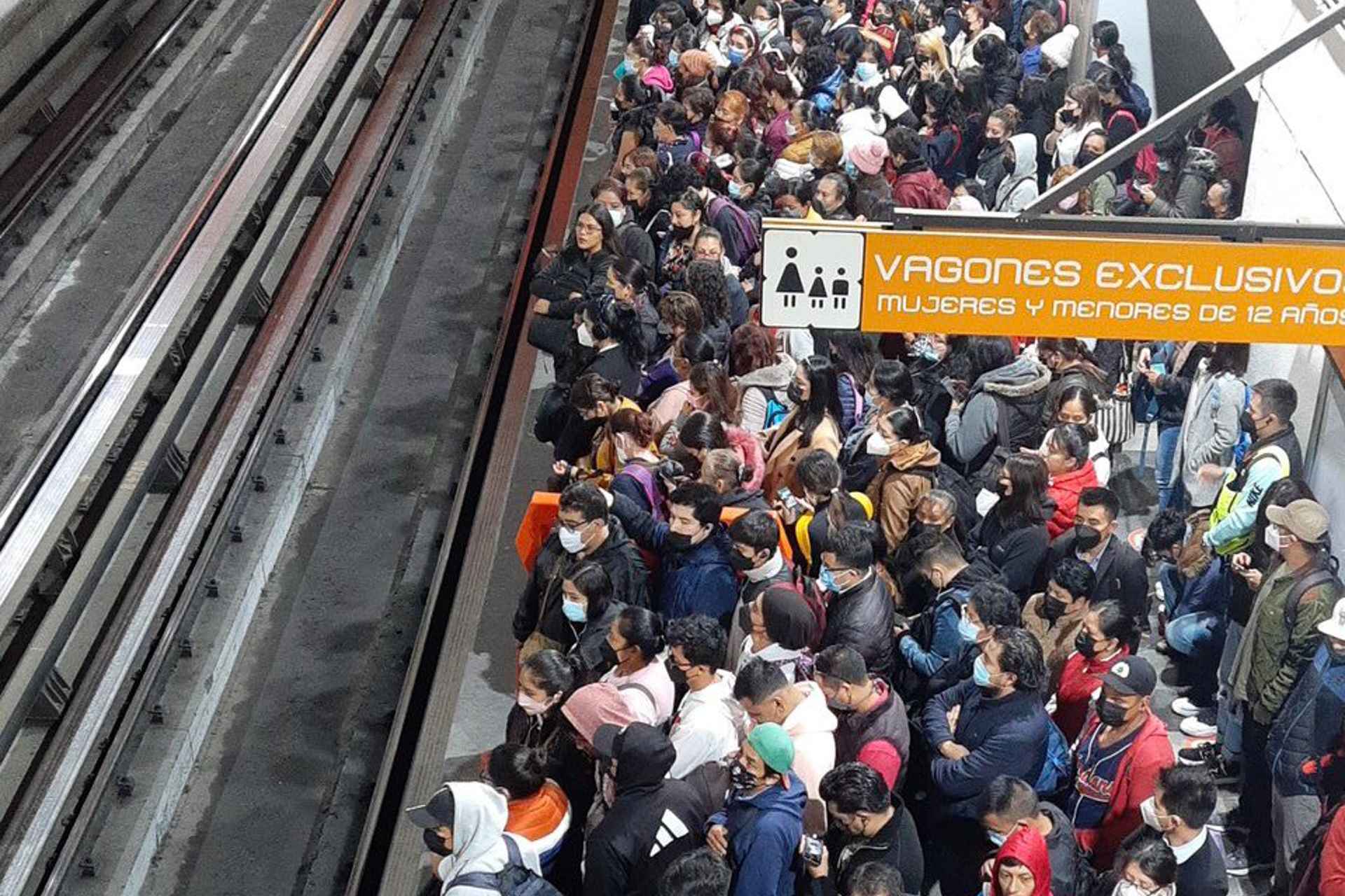 Video Caos En L Nea Del Metro Este Lunes Tuvo Retrasos De Hasta