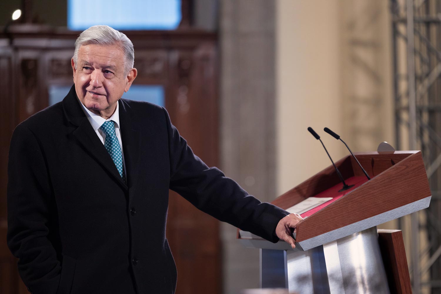 España rechaza declaraciones de AMLO sobre el Rey las empresas y los