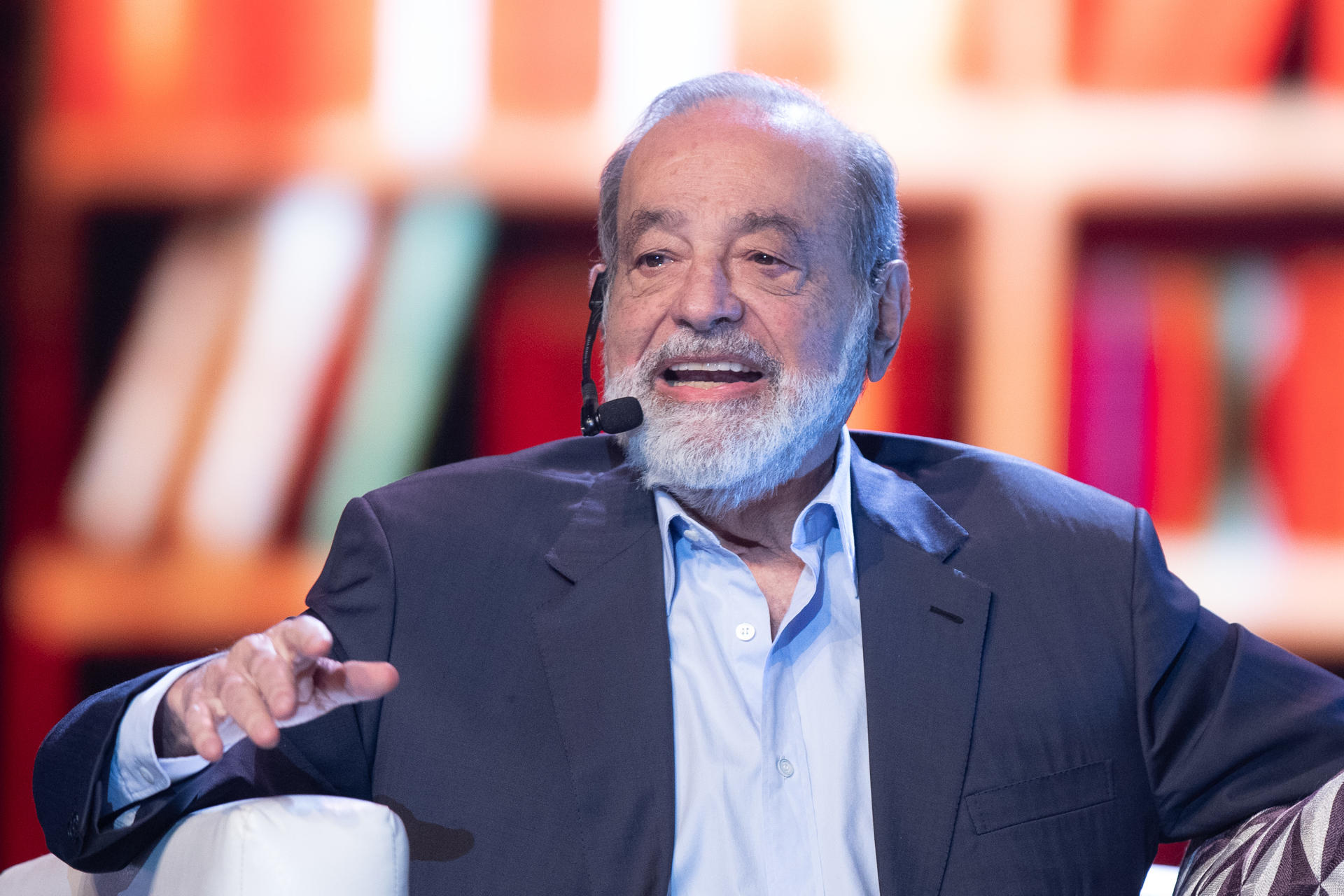 Celebra AMLO que Carlos Slim entre al mercado petrolero en México