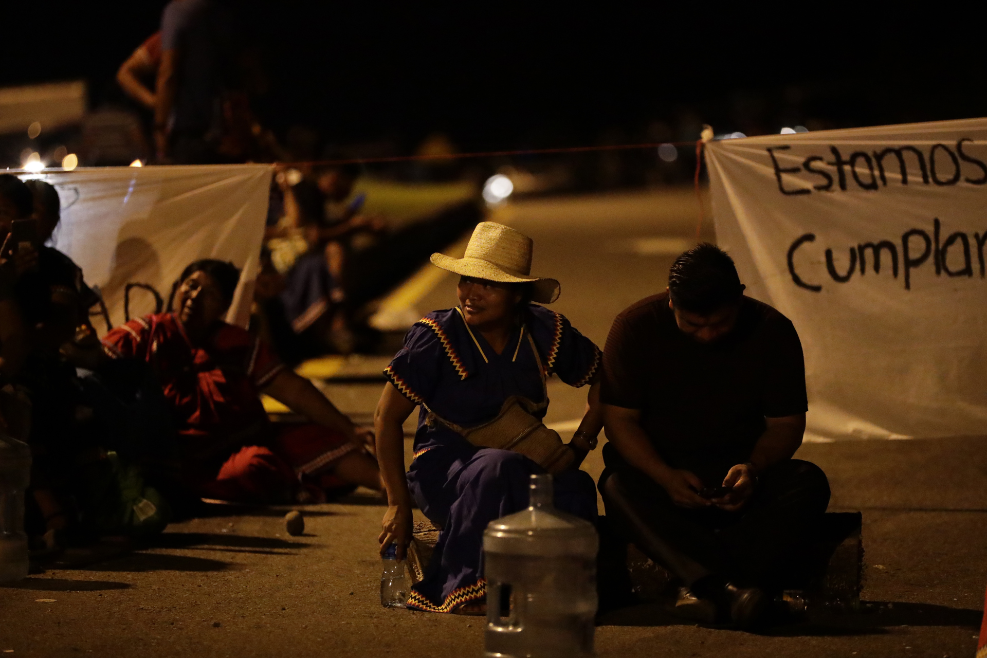 Ind Genas Bloquean La Carretera Interamericana En Panam Para Exigir