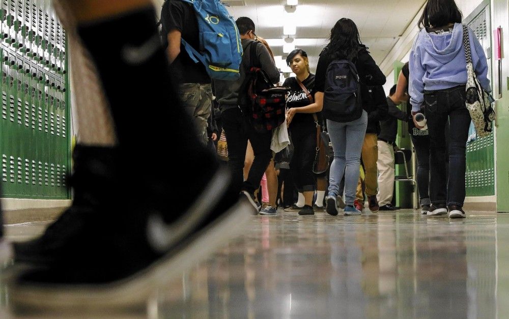 Arrestan a estudiante por publicar amenazas en redes sociales