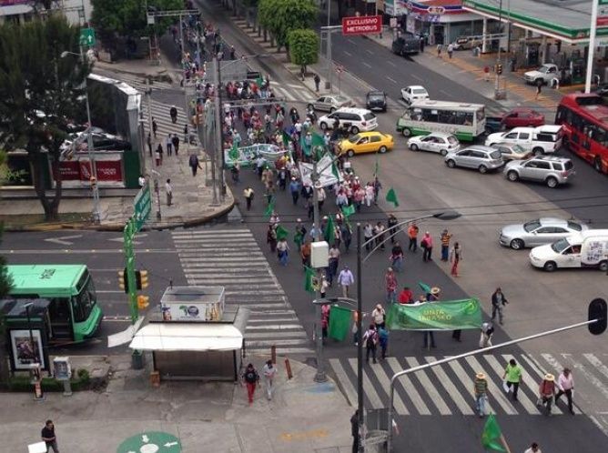 Manifestación de El Barzón afecta tráfico en Reforma