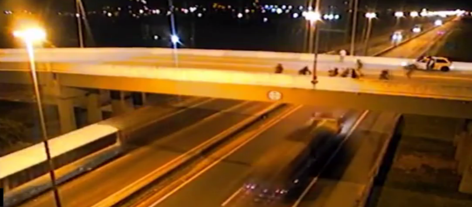 Muere aficionado por una pedrada