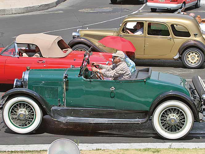 Buscará DF récord Guinness con desfile de autos antiguos
