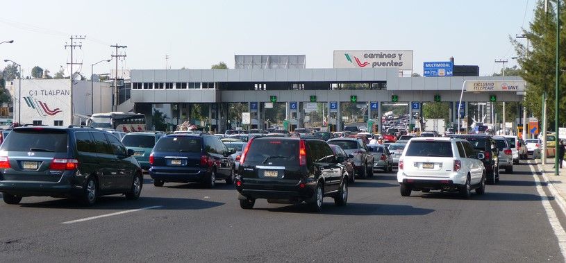 Entrará en vigor seguro obligatorio para autos en carreteras federales