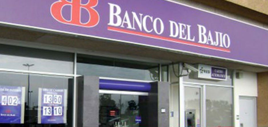 Asaltan sucursal bancaria de Tlalnepantla Asaltan sucursal bancaria de Tlalnepantla