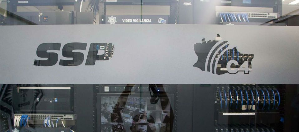 Roban autos y radios a personal del C-4 en Oaxaca