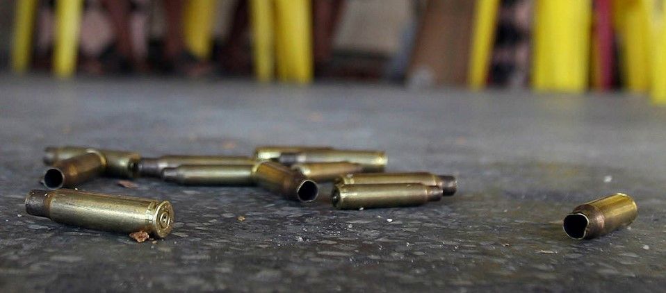 Ejecutan a cinco en Acapulco Ejecutan a cinco en Acapulco