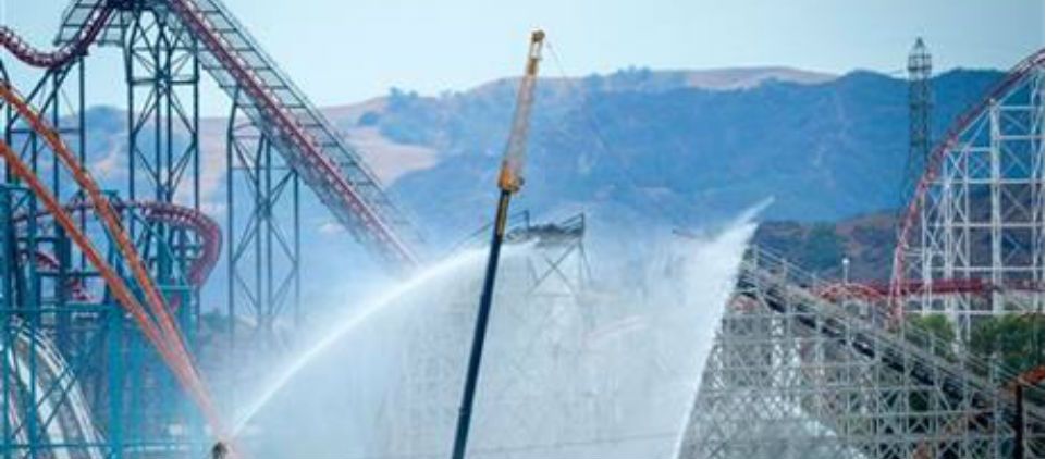 Se incendia una de las montañas rusas más grandes del mundo Se incendia una de las montañas rusas más grandes del mundo