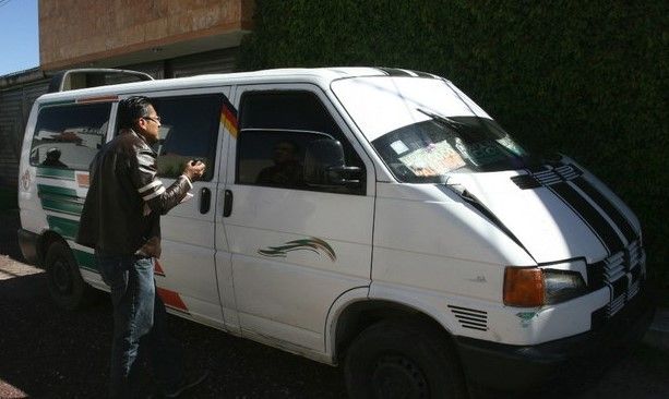 Atropellan intencionalmente a dos policías en Texcoco