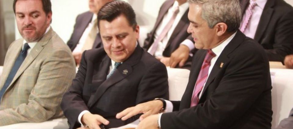 Miguel Ángel Mancera entrega a ALDF propuesta de salarios mínimos