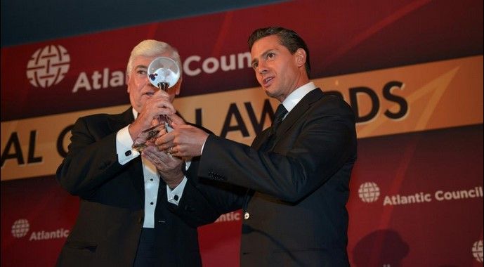 Otorgan reconocimiento a Peña Nieto en Estados Unidos