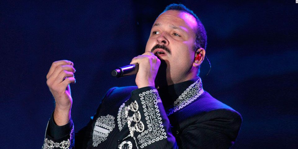Pepe Aguilar recibe Premio de la Herencia Hispana