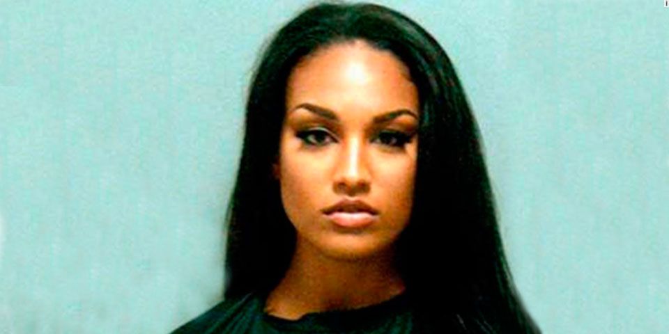 Arrestan a modelo y se vuelve la sensación de las redes sociales Arrestan a modelo y se vuelve la sensación de las redes sociales