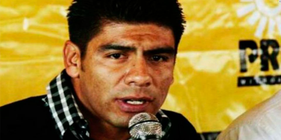 Alcalde de Michoacán sufre accidente carretero Alcalde de Michoacán sufre accidente carretero