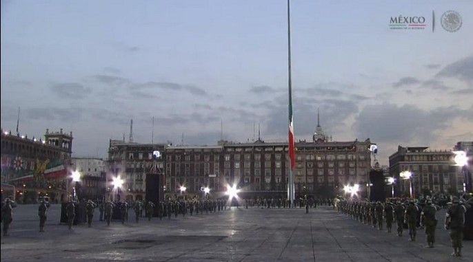 Conmemora Peña Nieto a víctimas del sismo de 1985