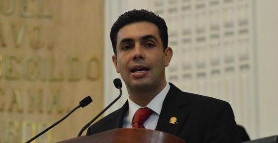 Buscan prohibir shows con desnudistas en el DF