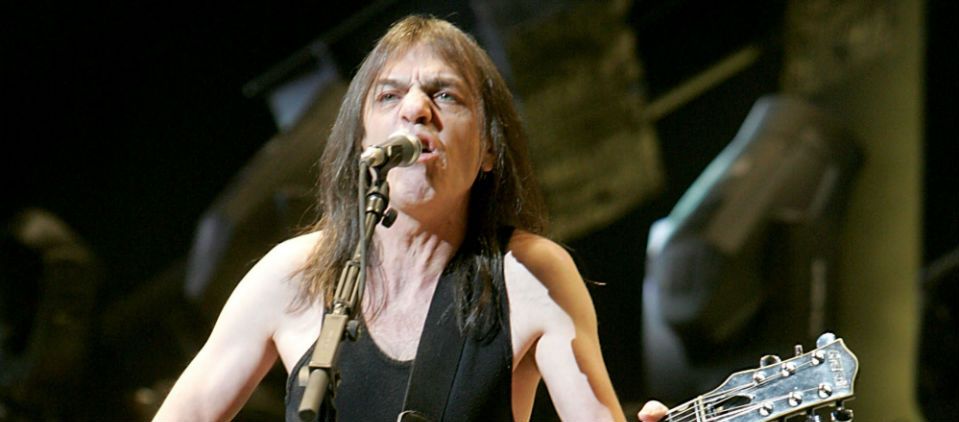 Young dejó AC/DC por demencia