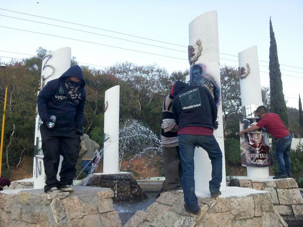 Marcha Sección 22 por asesinato de normalistas en Iguala Marcha Sección 22 por asesinato de normalistas en Iguala