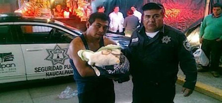 Mujer da a luz en paradero de Cuatro Caminos Mujer da a luz en paradero de Cuatro Caminos