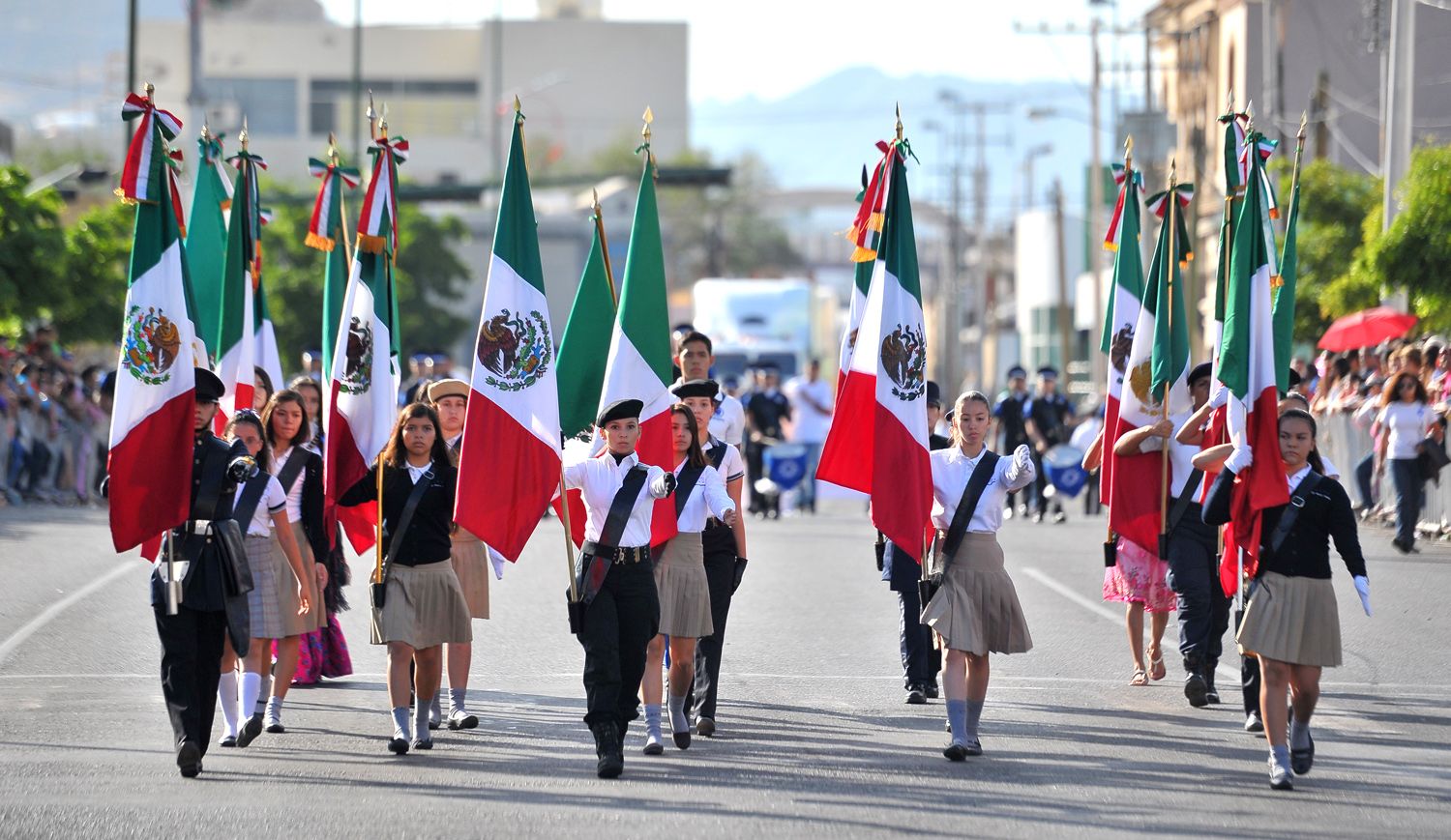 Suspenden desfiles en algunos municipios de Sonora por Odile Suspenden desfiles en algunos municipios de Sonora por Odile