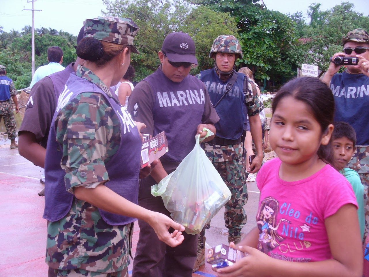 Envía Marina médicos a zonas afectadas de Los Cabos