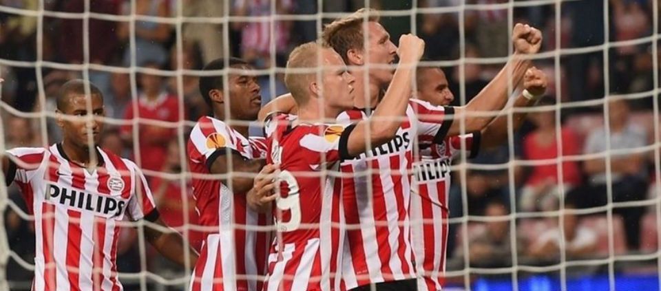 Vence PSV Eindhoven 4-0 a Cambuur
