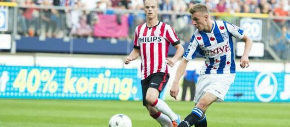 PSV pierde frente a Heerenveen pero sigue en la cima