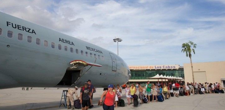 Suman 18 mil los turistas rescatados de Los Cabos