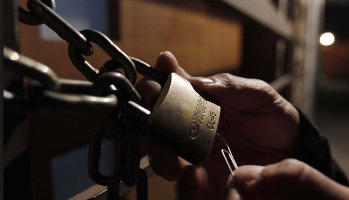 Detienen a 6 presuntos asaltantes de casa-habitación en DF