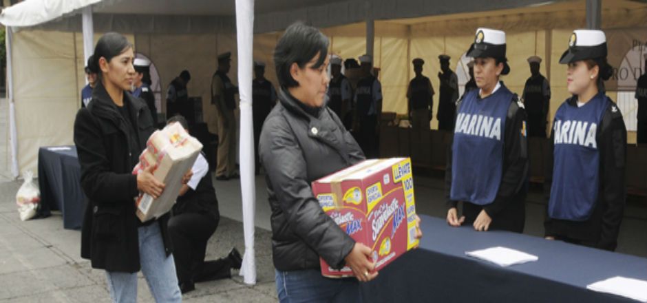 SEMAR instala centro de acopio para afectados por “Odile” SEMAR instala centro de acopio para afectados por “Odile”