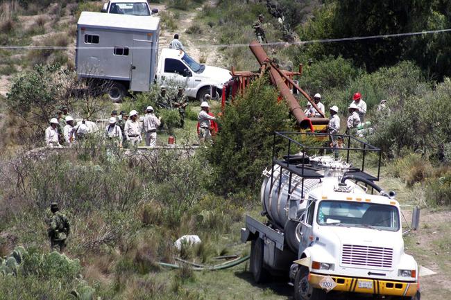 Detienen a 2 personas con 40 mil litros de petróleo en Nuevo León