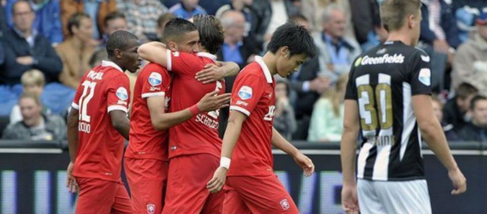 Twente golea 4-1 a Heracles