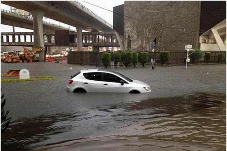 Lluvias generan caos y encharcamientos en el Valle de México