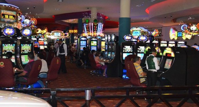 Corrupción e irregularidades favorecen que existan más casinos que universidades