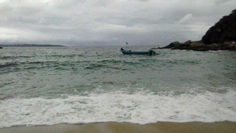 Suspenden búsqueda de pescadores perdidos en costas de Oaxaca