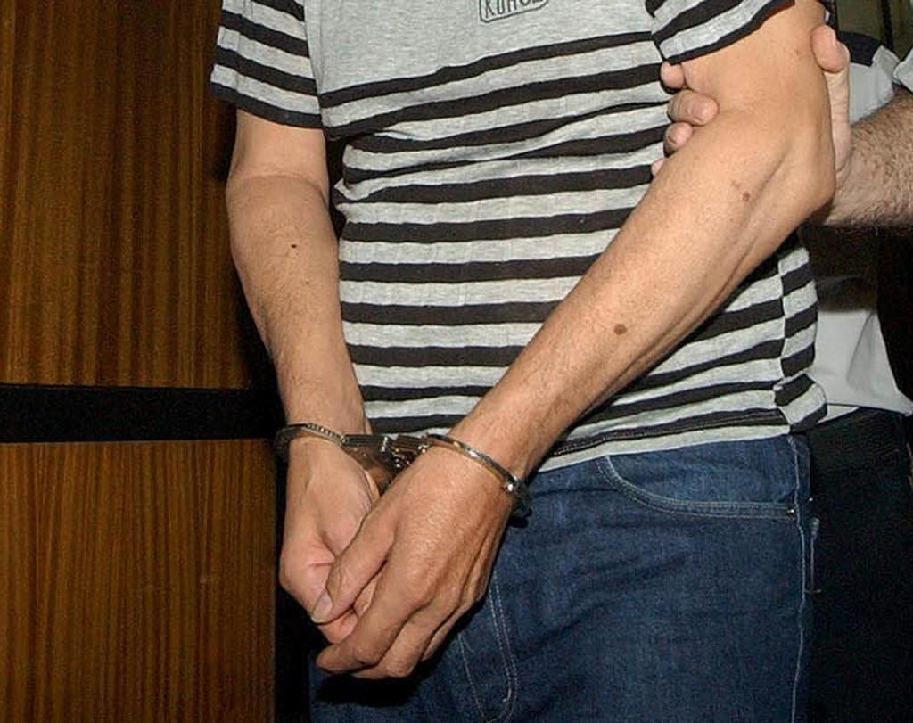 Detienen a ex funcionario michoacano por peculado Detienen a ex funcionario michoacano por peculado