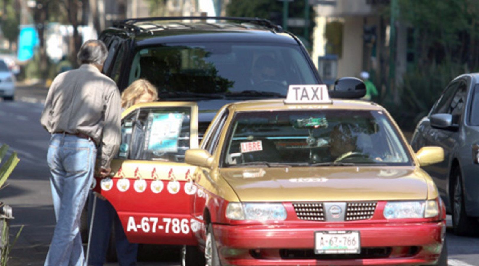 Taxistas deberán sustituir vehículos modelo 2004 y anteriores