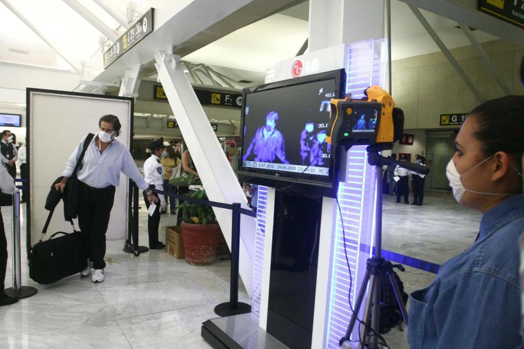 Aeropuerto de la Ciudad de México brinda información sobre ébola