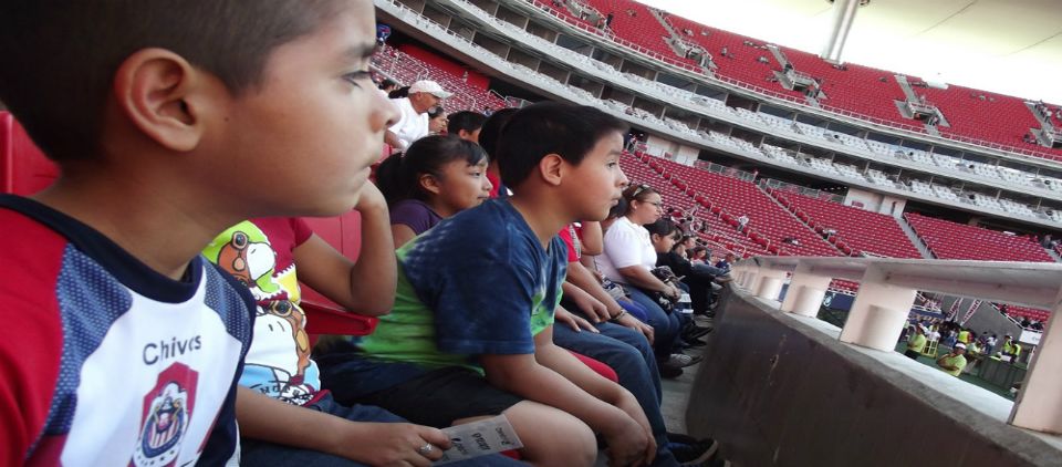Aficionados de Chivas ingresarán gratis al partido contra Tigres