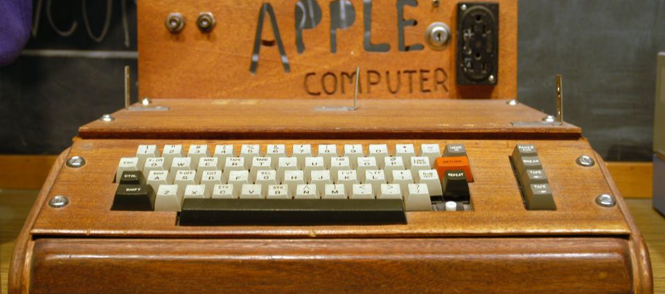 Subastan una de las primeras computadoras de Apple