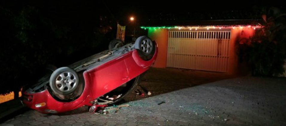 Atacan casa del gobernador de Guerrero Atacan casa del gobernador de Guerrero