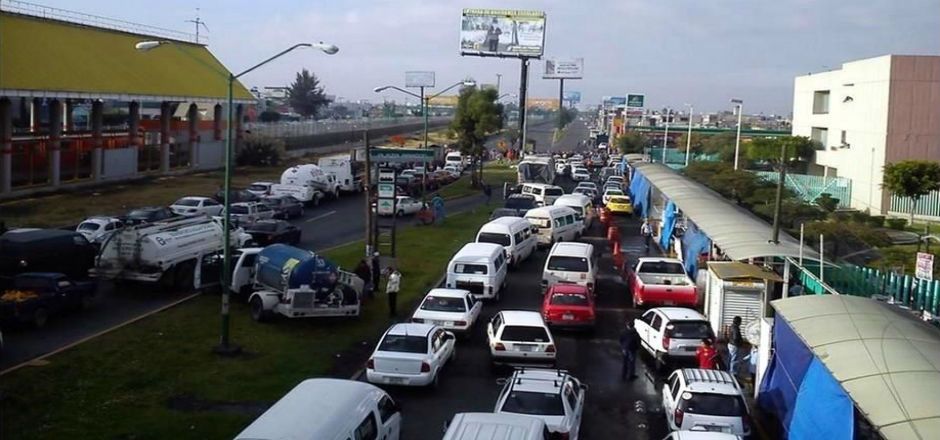 Bloquean principales avenidas de Ecatepec Bloquean principales avenidas de Ecatepec
