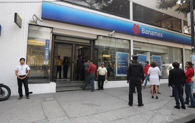 Asaltan Banamex al sur de la Ciudad de México