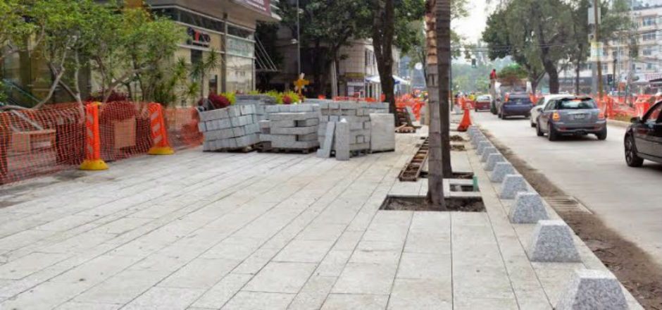 Destruyen 6 banquetas de Masaryk Destruyen 6 banquetas de Masaryk