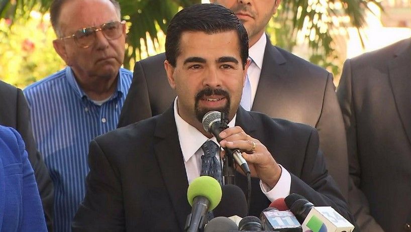 Asesinan a alcalde de Bell Gardens, California Asesinan a alcalde de Bell Gardens, California