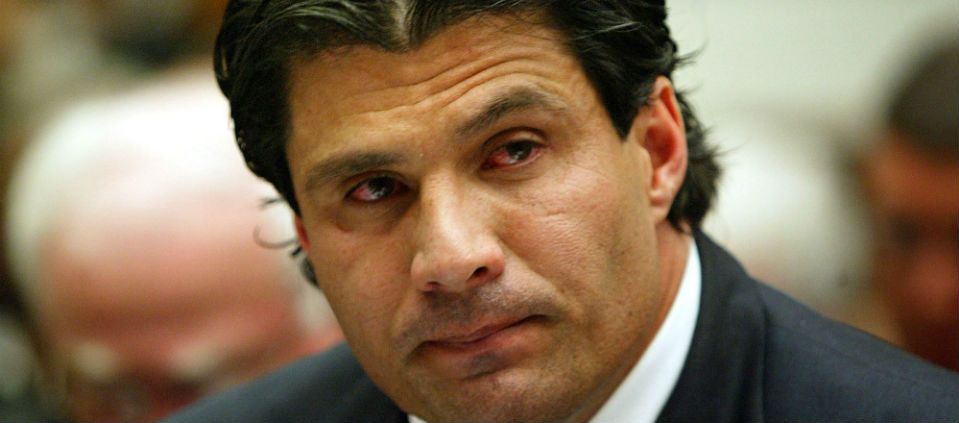José Canseco se da accidentalmente un tiro en la mano