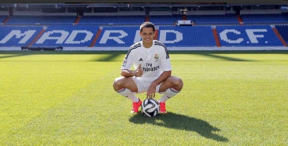 ‘Chicharito’ muestra su apoyo a familiares de normalistas desaparecidos ‘Chicharito’ muestra su apoyo a familiares de normalistas desaparecidos